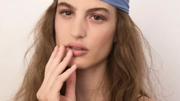 Έχεις καστανά μάτια; Αυτή είναι η απόχρωση στο μακιγιάζ για extra εντυπωσιακό βλέμμα