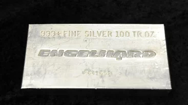 Για πρώτη φορά στην ιστορία, το ασήμι πάνω από τα 75 δολάρια ανά ουγγιά