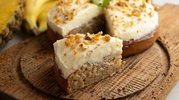 Κέικ μελομακάρονο: Το viral γλυκό που φέρνει τις γιορτές σε κάθε μπουκιά