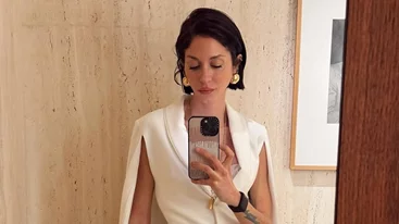 Η Σοφία Καρβέλα μπήκε σε κατάστημα Zara και αγόρασε το τέλειο outfit "έκτακτης ανάγκης"