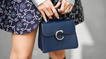 Midnight Jelly | Το απόλυτα chic μανικιούρ που θα αντικαταστήσει το μαύρο