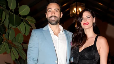 Ο Σάκης Τανιμανίδης "πειράζει" τη σύζυγό του | Η Χριστίνα Μπόμπα με την ανησυχία της κλασικής Ελληνίδας μάνας