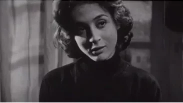 Έλλη Λαμπέτη | Με καρό πουκάμισο και μαντήλι στον λαιμό στο Λονδίνο, πριν από 71 χρόνια