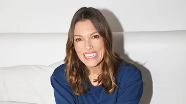 Πανύψηλη και όμορφη σαν τη μαμά της | Η Μπιάνκα Κρασσά σε νέα εμφάνιση με τη Βίκυ Καγιά