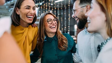 H εφαρμογή που θέλει να σε κάνει να γνωρίσεις ανθρώπους και να αφήσεις το κινητό