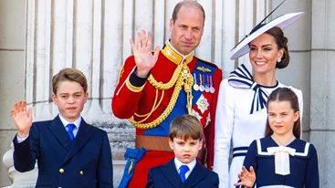 Ο William, η Κate, o George, η Charlotte και o Louis μάς εύχονται καλές γιορτές το 2025!