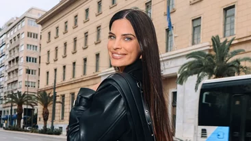 Χριστίνα Μπόμπα | Το εντυπωσιακά στολισμένο σαλόνι της σε βάζει στο απόλυτο Christmas mood