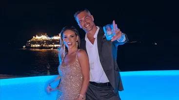 Αθηνά Οικονομάκου & Μπρούνο Τσερέλα | Μαζί στο αγαπημένο τους ελληνικό νησί