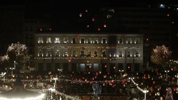 Στον ουρανό της Αθήνας 3.000 φαναράκια για τη "Νύχτα των Ευχών"