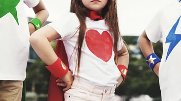 Γιατί δεν υπάρχουν "κοριτσίστικα" ρούχα με Σούπερ Ήρωες;