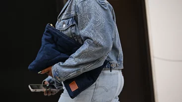 Fab Five | 5 stylish looks που μπορείς να δημιουργήσεις με τζιν παντελόνι τις γιορτές