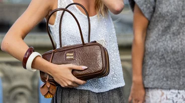 Τα ’90s επέστρεψαν στo μανικιούρ μας — και το αποτέλεσμα είναι πιο σέξι από ποτέ