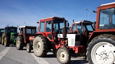 Ενισχύονται τα μπλόκα των αγροτών σε Νίκαια και Ε65 - Κλειστή η E.O. Αθηνών - Θεσσαλονίκης