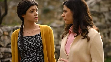 Δανάη Παππά | Φωτογραφίζει την "τηλεοπτική αδελφή" της στον "Άγιο Έρωτα"