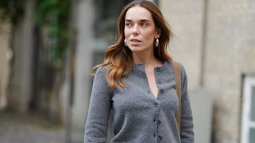 H πλεκτή ζακέτα με κουμπιά από την Oysho που θα φοράς συνέχεια