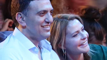 Τζένη Μπαλατσινού | Σε ελληνορθόδοξο ναό της Νέας Υόρκης μαζί με τον Βασίλη Κικίλια και τον γιο τους, Παναγιώτη - Αντώνιο