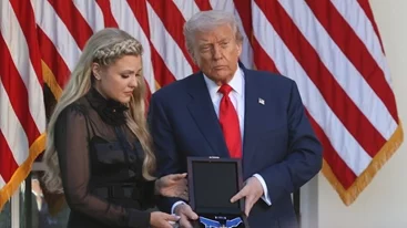 Ο Donald Trump παρασημοφόρησε μεταθανάτια τον δολοφονημένο Charlie Kirk