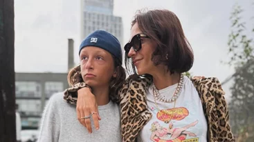 Σοφία Καρβέλα | "Το να στέλνεις μήνυμα στο παιδί σου είναι σαν να βγαίνεις με κάποιον που δεν ενδιαφέρεται για σένα"