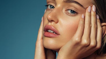 Έχεις ευαίσθητο δέρμα; 7 κρέμες που θα το "καλμάρουν" και θα το σώσουν από την ερυθρότητα