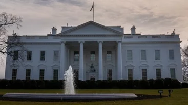 ΗΠΑ | Ο Λευκός Οίκος κατηγορεί τους Δημοκρατικούς ότι κατασκεύασαν μια "πλαστή αφήγηση" για τον Τrump μετά τη δημοσιοποίηση email του Jeffrey Epstein