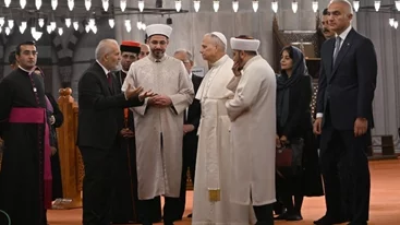 Κωνσταντινούπολη: Το τέμενος Σουλταναχμέτ και τη Συριακή Ορθόδοξη Εκκλησία επισκέφθηκε ο Πάπας