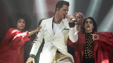 Ατύχημα για τον Σάκη Ρουβά on stage - "Πάγωσαν" οι θεατές