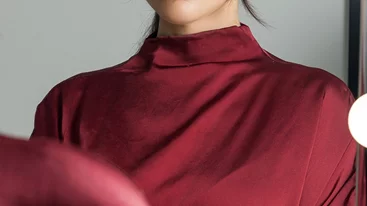 3 LOOKS, 1 MAKEUP ARTIST