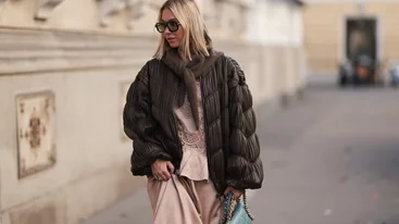 Το αδιάβροχο μπουφάν της Zara που γίνεται συνεχώς sold out | Κοστίζει 13 ευρώ