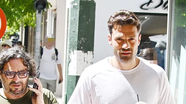 Κωνσταντίνος Αργυρός | Χαλαρή βόλτα στο κέντρο της Αθήνας με γνωστό επιχειρηματία