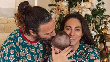 Ευρυδίκη Βαλαβάνη | Ταιριαστή εμφάνιση με τον σύζυγό της και τιον γιο της