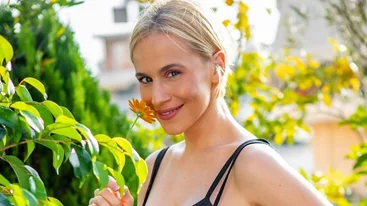 Ανανεωμένη η Νάντια Μπουλέ με το κούρεμα που δίνει όγκο στα λεπτά μαλλιά