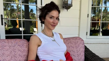 Σοφία Καρβέλα | Η τρυφερή και σπάνια φωτογραφία με την Άννα Βίσση, τον πρώην σύζυγο και τα παιδιά της