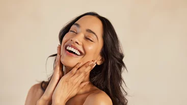 Κανονική επιδερμίδα | Η ρουτίνα που τη διατηρεί λαμπερή
