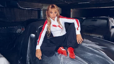 Η Ελένη Φουρέιρα σου δείχνει πώς θα φορέσεις φέτος τα Speedcat sneakers σου