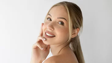 Η σωστή σειρά εφαρμογής των skincare προϊόντων που αλλάζει τα πάντα