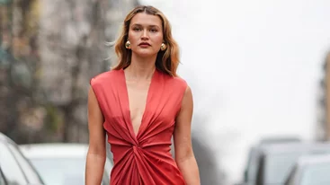 Αυτό το κεντητό τσαντάκι με χάντρες από τη Zara είναι η πιο chic επιλογή για τους γάμους του καλοκαιριού