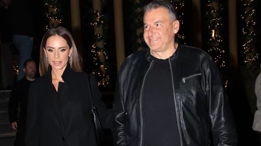 Μαρία Αντωνά | Με mini κόκκινο φόρεμα σε έξοδο με τον Γιώργο Λιάγκα