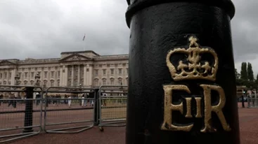 Απογοητευμένοι οι τουρίστες στο Μπάκιγχαμ από τη ψεύτικη διαφήμιση που δημιουργήθηκε μέσω Τεχνητής Νοημοσύνης