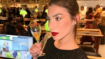 Χρύσα Μιχαλοπούλου | Η σέξι εμφάνιση σε event μόδας στο Παρίσι