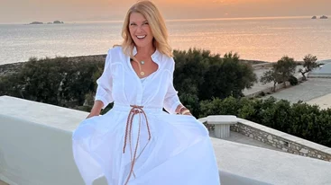 Μια ματιά στο σπίτι της Σοφίας Αλιμπέρτη | Μόλις στόλισε το πιο πρωτότυπο χριστουγεννιάτικο δέντρο