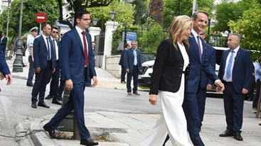 Μαρέβα Μητσοτάκη | Η συγκινητική κίνηση στη Μαρία Σάκκαρη μετά τον αρραβώνα με τον γιο της, Κωνσταντίνο