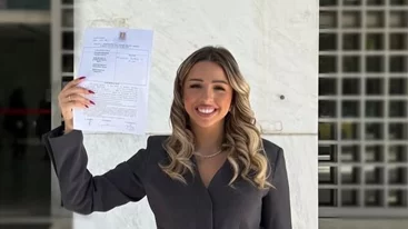 Στην ορκωμοσία της Ιωάννας Χαρδαλιά | Η κόρη του Νίκου Χαρδαλιά έκανε το όνειρό της πραγματικότητα