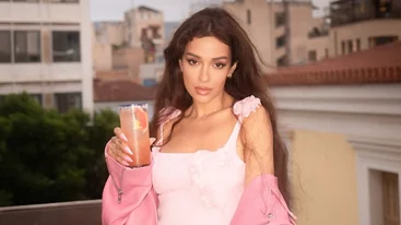 Έλιωσε η καρδιά της Ελένης Φουρέιρα | Η κίνηση του γιου της όταν την είδε ξαφνικά σε αφίσα