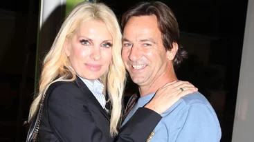 Ελένη Μενεγάκη & Ματέο Παντζόπουλος βρέθηκαν στο ΟΑΚΑ για τον Τζόκοβιτς και προκάλεσαν ψιθύρους στο κοινό