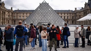 Γαλλία | Πέντε νέοι ύποπτοι συνελήφθησαν για την κλοπή στο Λούβρο, σύμφωνα με γαλλικό ραδιοσταθμό