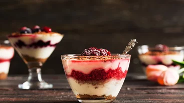 Δροσερό γιαουρτογλυκό με 4 υλικά - Γίνεται σε 5 λεπτά και είναι πεντανόστιμο