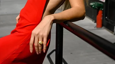 Luxury Manicure | Αυτό είναι το μόνο γαλλικό που αξίζει να κάνεις φέτος τις γιορτές