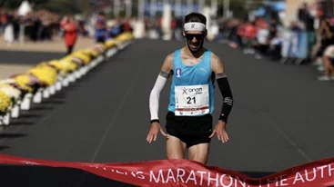 42ος Αυθεντικός Μαραθώνιος | Πρώτοι στο Καλλιμάρμαρο ο Παναγιώτης Καραΐσκος και η Ματίνα Νούλα