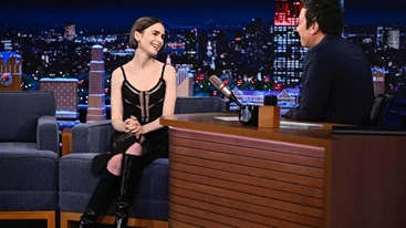 Όταν η Lily Collins μίλησε στην εκπομπή του Jimmy Fallon για τον Κυριάκο Μητσοτάκη