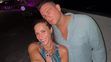 Ιζαμπέλλα Φούλοπ & Γιώργος Δερβίσης | Αγκαλιά στη θεατρική πρεμιέρα της ηθοποιού